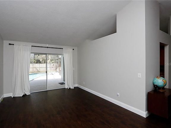 5th image of 15122 Craggy Cliff St