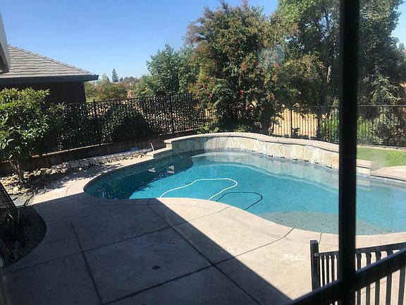 3rd image of 2220 Eagle Dr