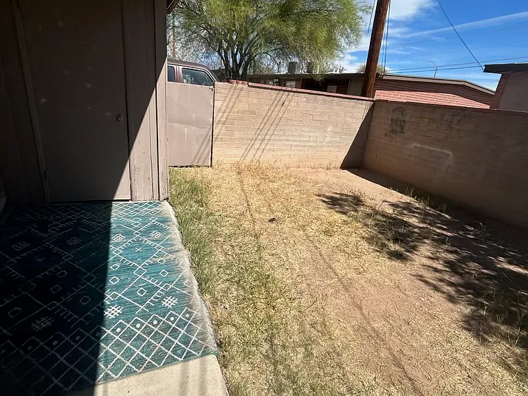 Sahuara Apartments — Photo 11