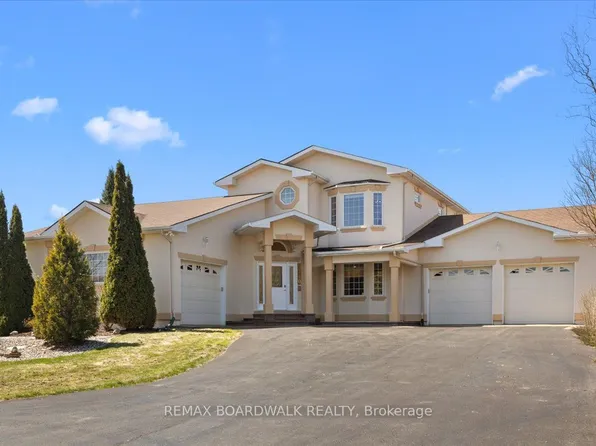 1210 Barnett Dr, Ottawa, ON K4C 1C7