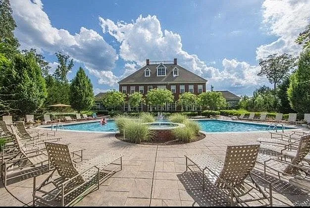 Pool and Clubhouse
