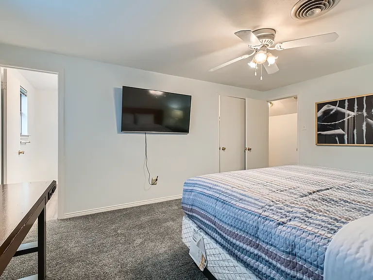 108 W Lilly Ln — Photo 29