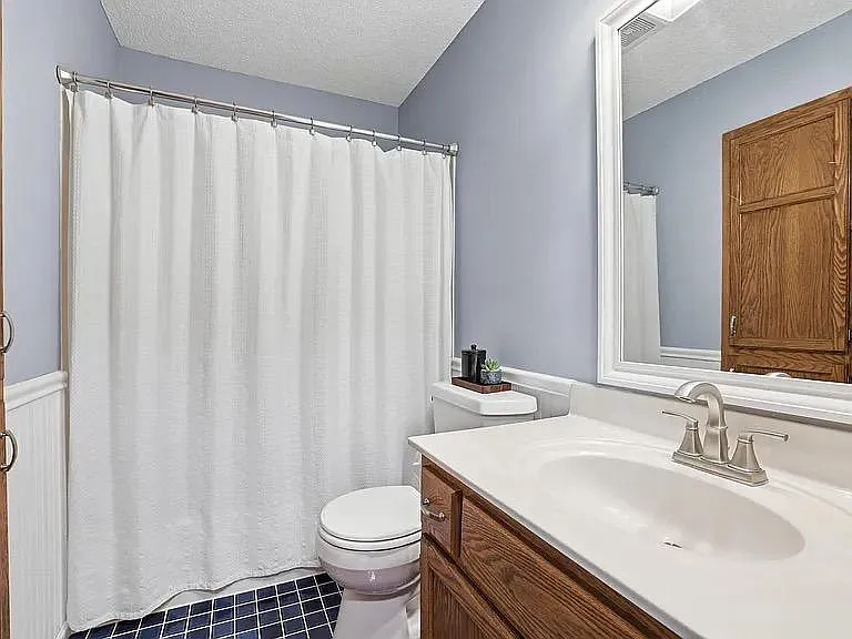 8761 Inverness Rd — Photo 4