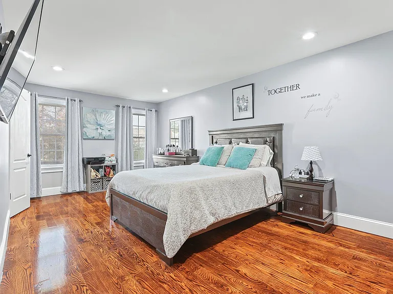 234 Howell St — Photo 24