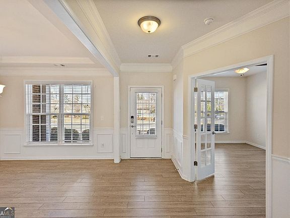 3rd image of 3500 Graham Way SW