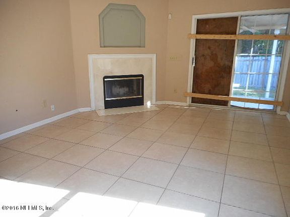4th image of 4725 Cumberland Cove Ct