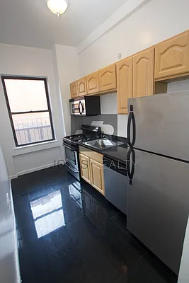 Rented by Jonis Realty | media 20