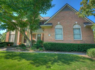 7655 Park Meadow Ln, West Bloomfield, MI 48324
