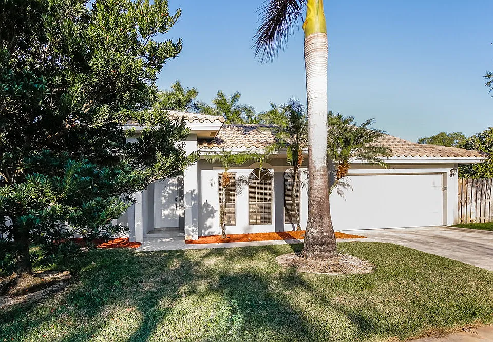 487 SW 169th Ter