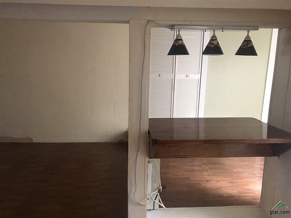5th image of 1309 Royal Cir