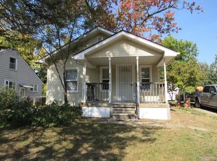8488 Yale Ave, Oak Park, MI 48237