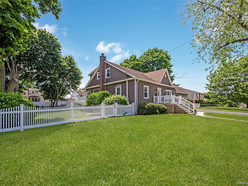 517 Herzel Boulevard, West Babylon, NY 11704 | Zillow