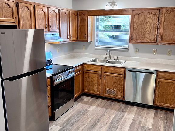 3rd image of 20 Scottsdale Dr #2