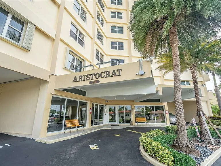 1200 Hibiscus Ave #1704 — Photo 4