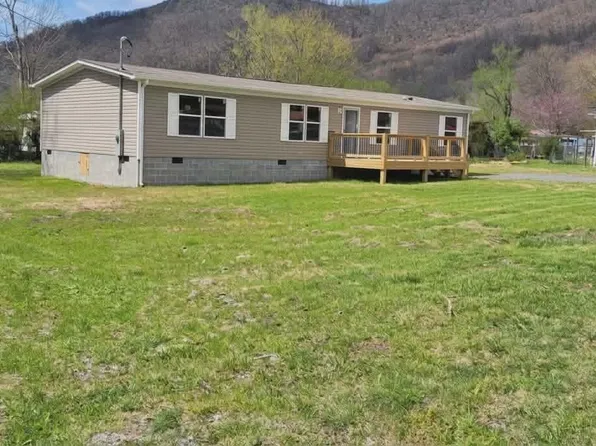 111 E 28th St S, Big Stone Gap, VA 24219