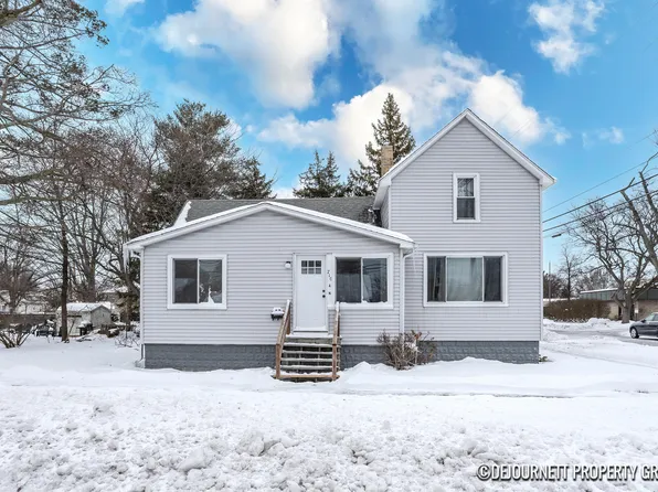 710 Verhoeks St, Grand Haven, MI 49417