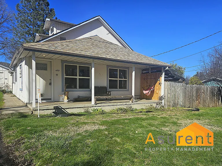 459 Willow St — Photo 2