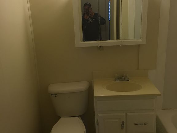 4th image of 1821 Arthur St