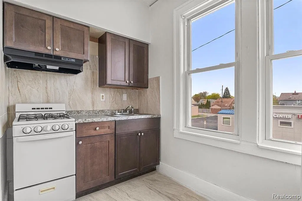 1 bed, 3402 sqft, $1,100 — Photo 4