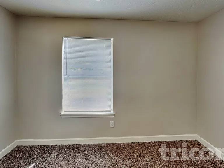 12758 Sovereign Ln — Photo 9