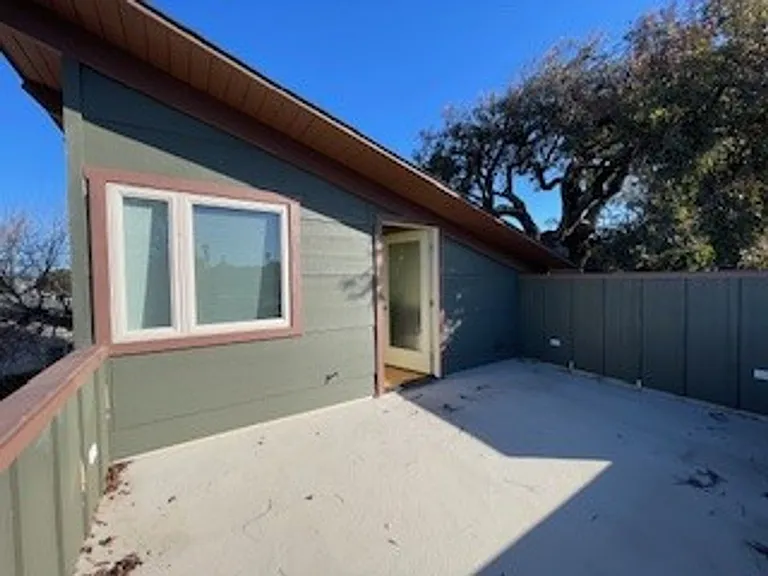 481 Hillview St — Photo 11