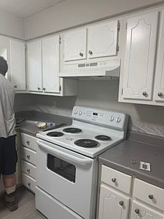 3rd image of 11 Raintree Dr SE