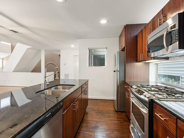 349 Sydnor St — Photo 13