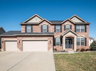 944 Stone Briar Dr, O'Fallon, IL 62269