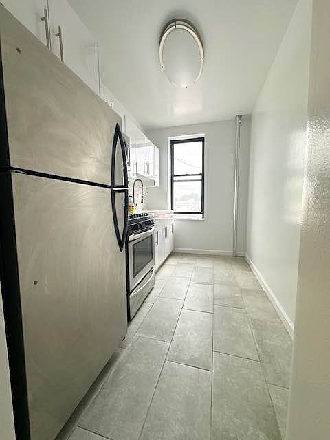 1st image of 450 Suydam St #3