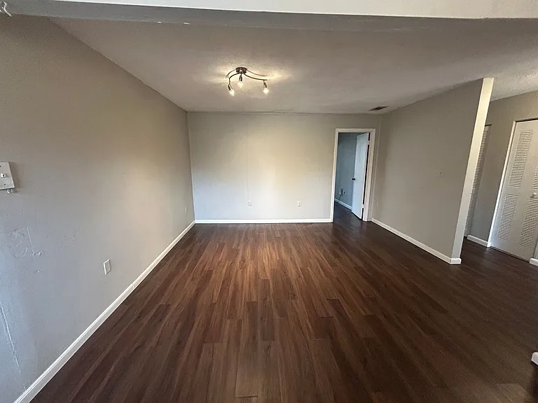 2811 SW Archer Rd #C18 — Photo 8