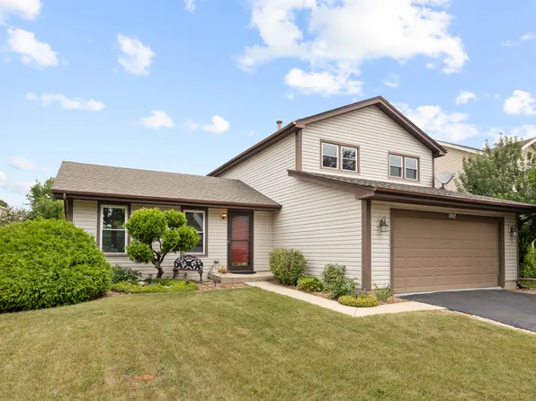 1842 Hawk Ln, Elk Grove Village, IL 60007