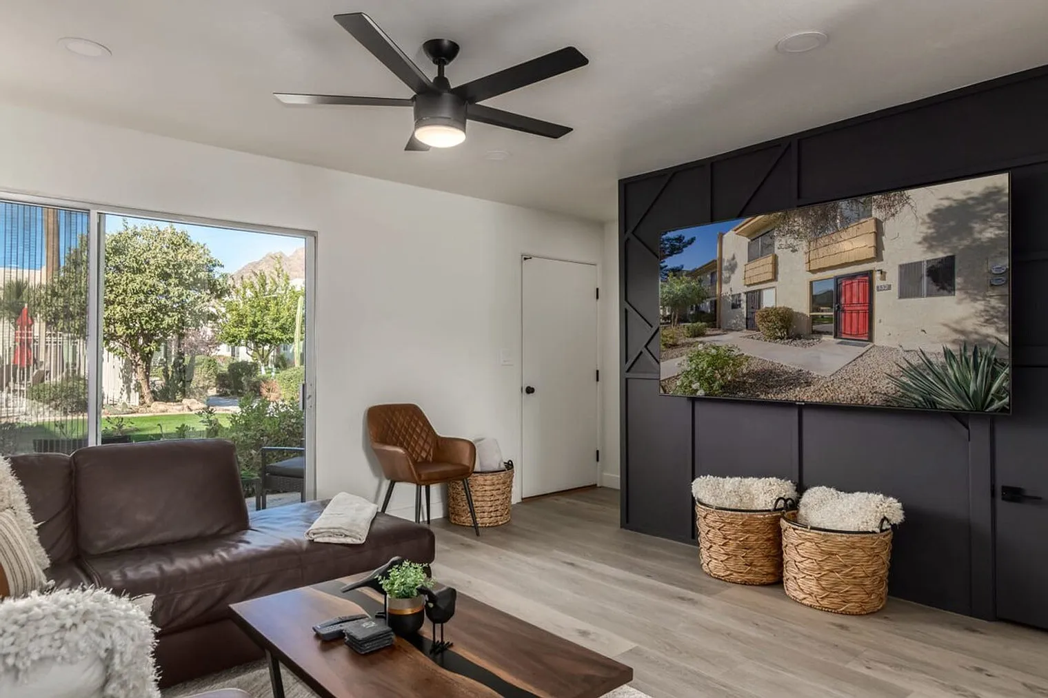 2 bed, 1.0 bath, 947 sqft, $2,258 — Photo 4