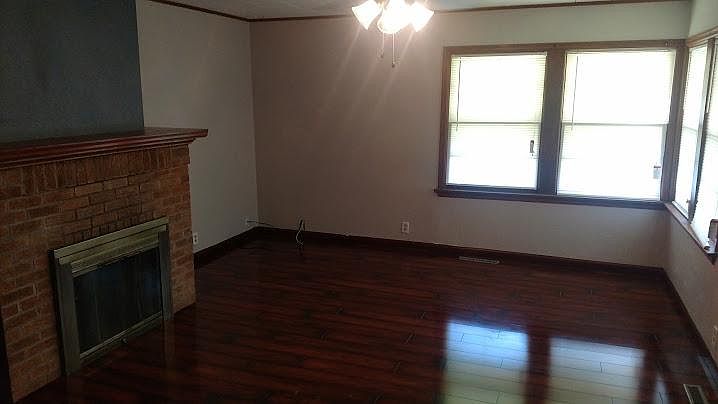 2nd image of 930 Sunnyslope St