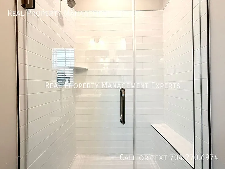 2841 Statesville Ave — Photo 10