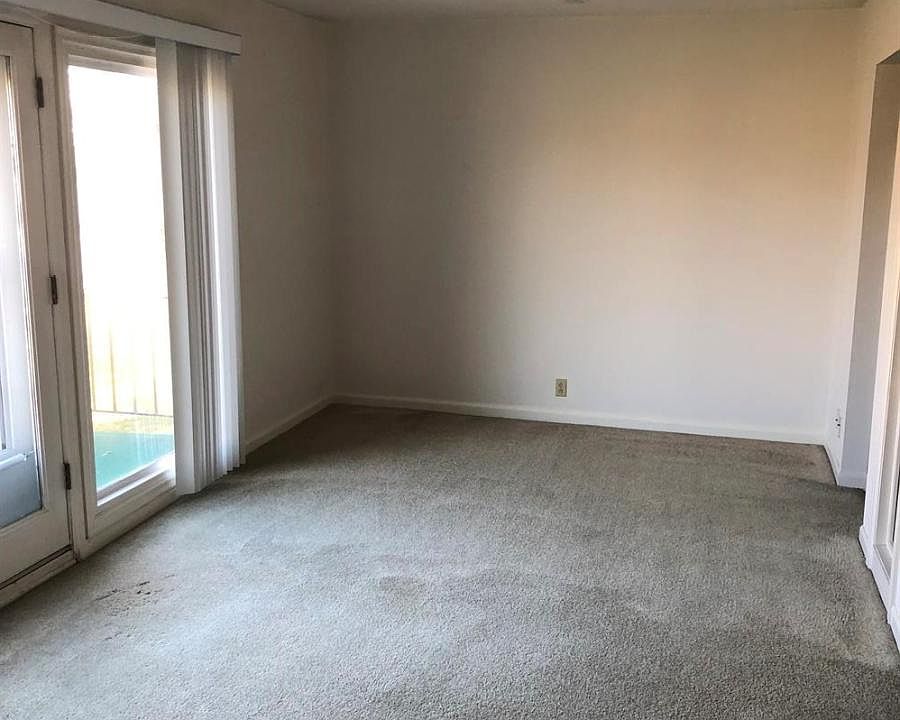 2nd image of 320 George St APT W25