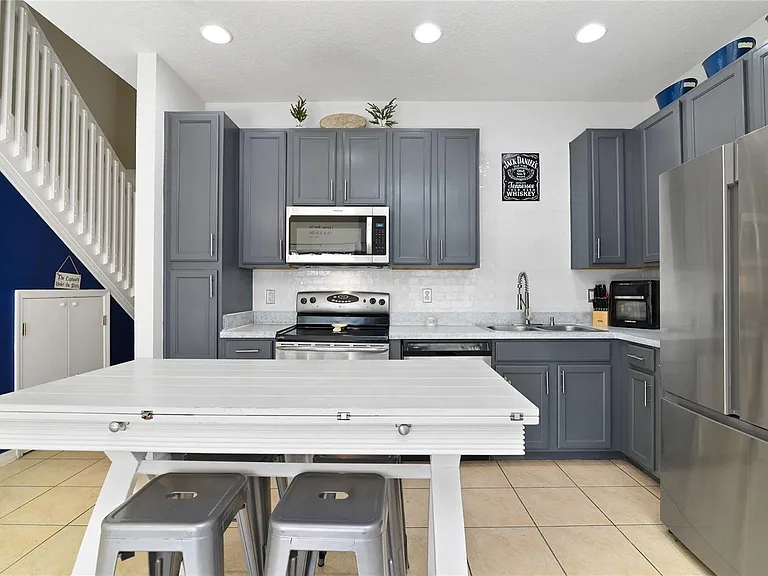 2414 Caravelle Cir #1 — Photo 31