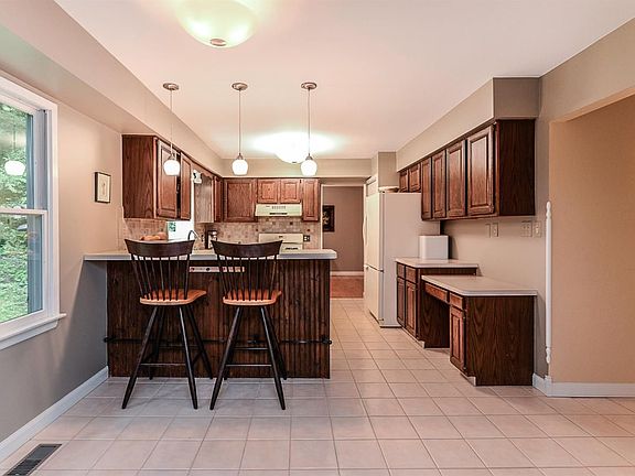 4th image of 9700 Timber Hill Ct
