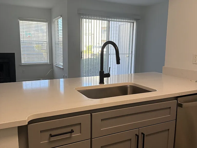 Latitudes Apartments — Photo 34