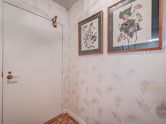 4th image of 1041 W Ogden Ave APT 325