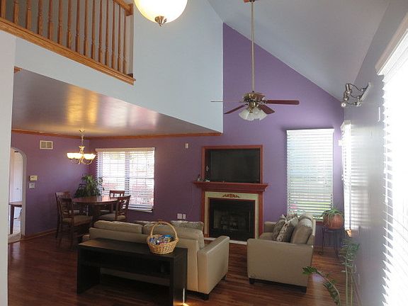 2nd image of 415 Newport Cir