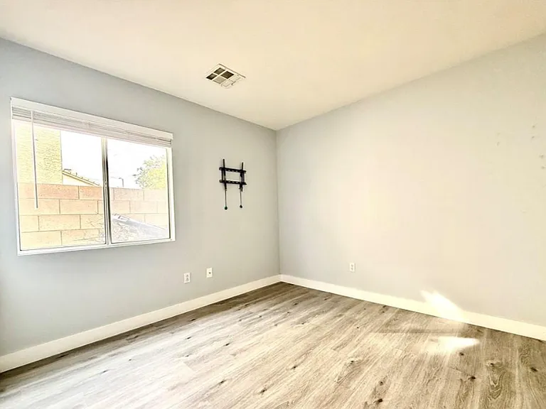3340 Strawberry Roan Rd — Photo 10