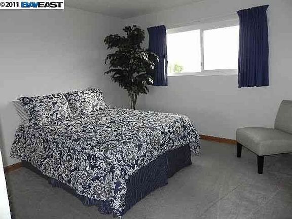 5th image of 16636 Selby Dr