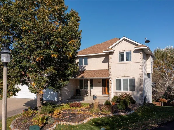 7686 7th St, Circle Oakdale, MN 55128