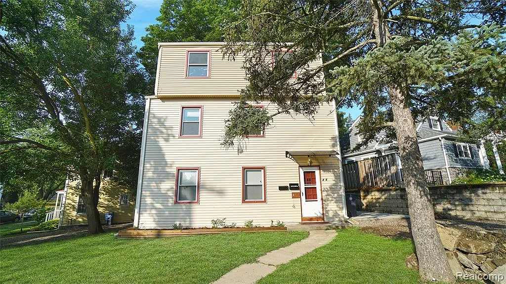 1-) 406 Wilder Place - 2 — Photo 2