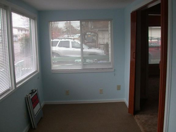 5th image of 410 1st Ave S