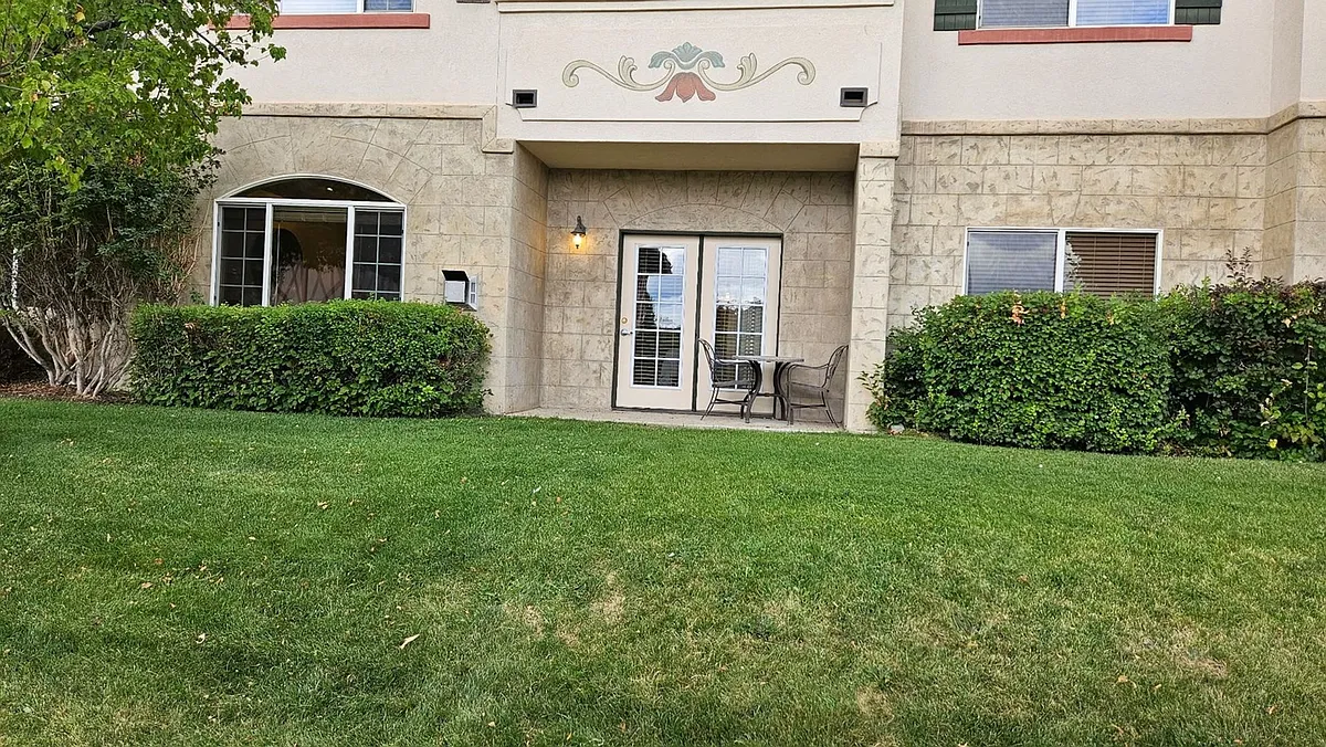 Building Photo - 840 Bigler Ln #1034