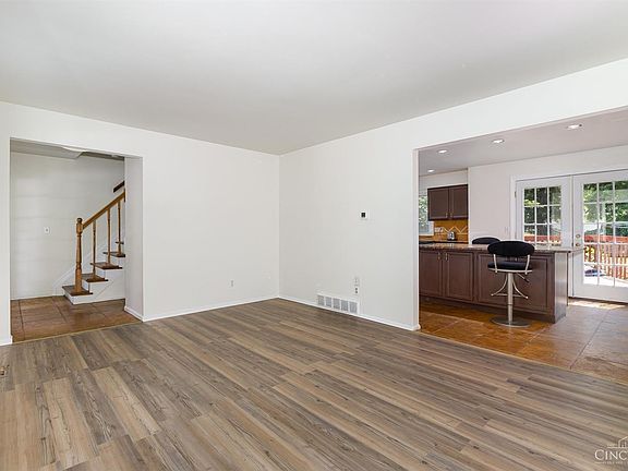 5th image of 8467 Denallen Dr