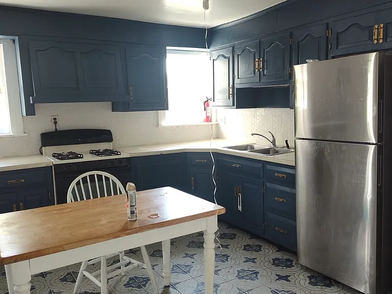 30 Hawkins St — Photo 2