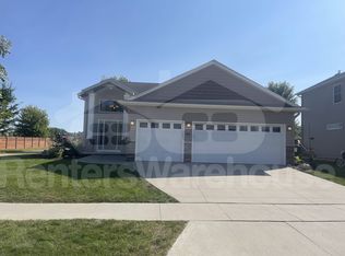 5574 Harvest Lake Dr NW, Rochester, MN 55901