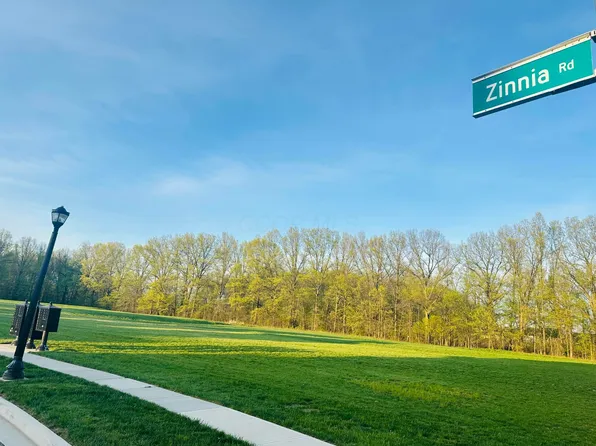 5709 Zinnia Rd, Westerville, OH 43081